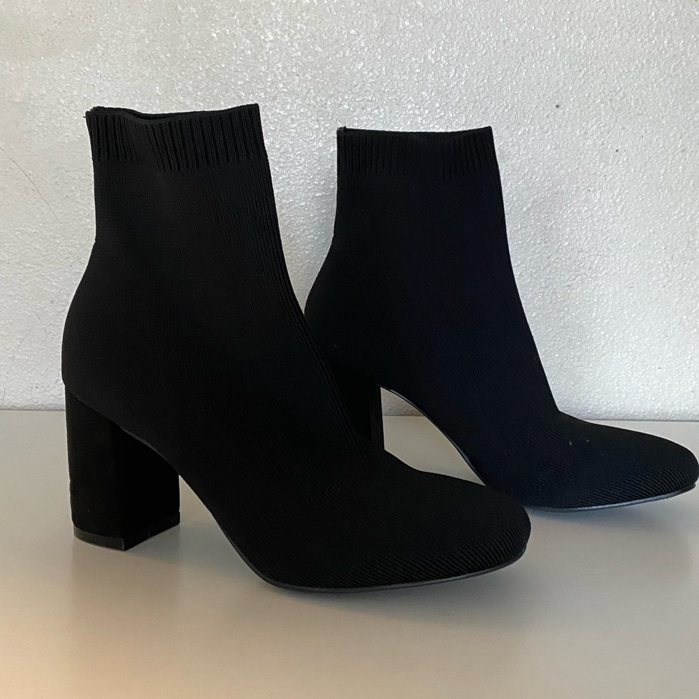 BRANW NEW BLACK BOOTS WITH TAGS